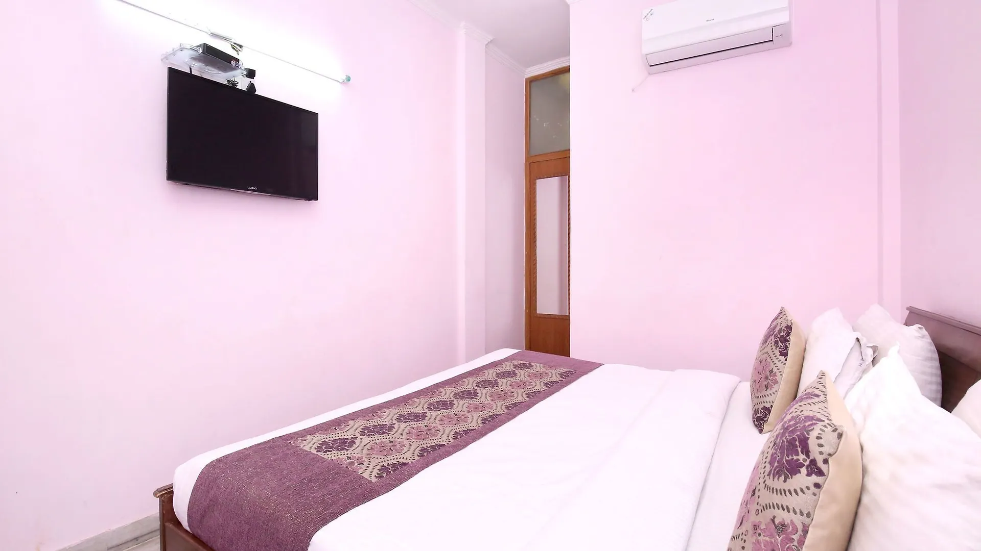 Oyo 6463 Hotel Dove Chandigarh 3*,  India